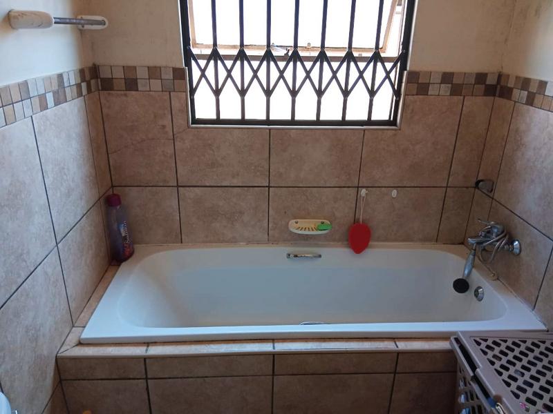 2 Bedroom Property for Sale in Pellissier Free State